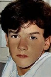 罗伯特·奥利维里剧照